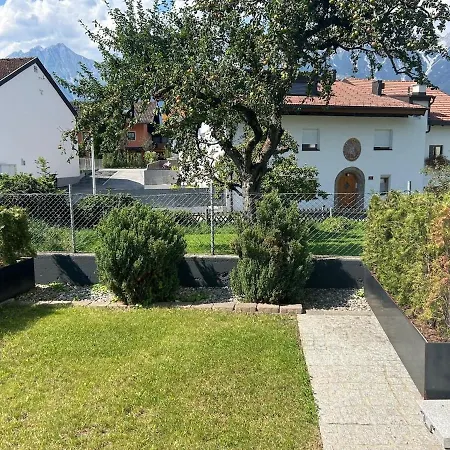 Rustic Alpine Garden Escape Daire *